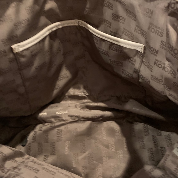 michael kors purse - Picture 5 of 6